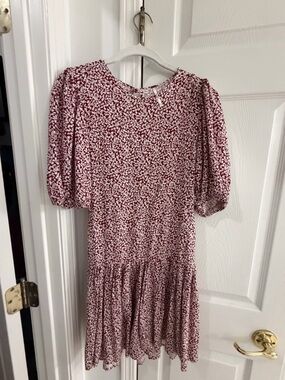 Burgundy & White Floral Puff-Sleeve Tiered Dress